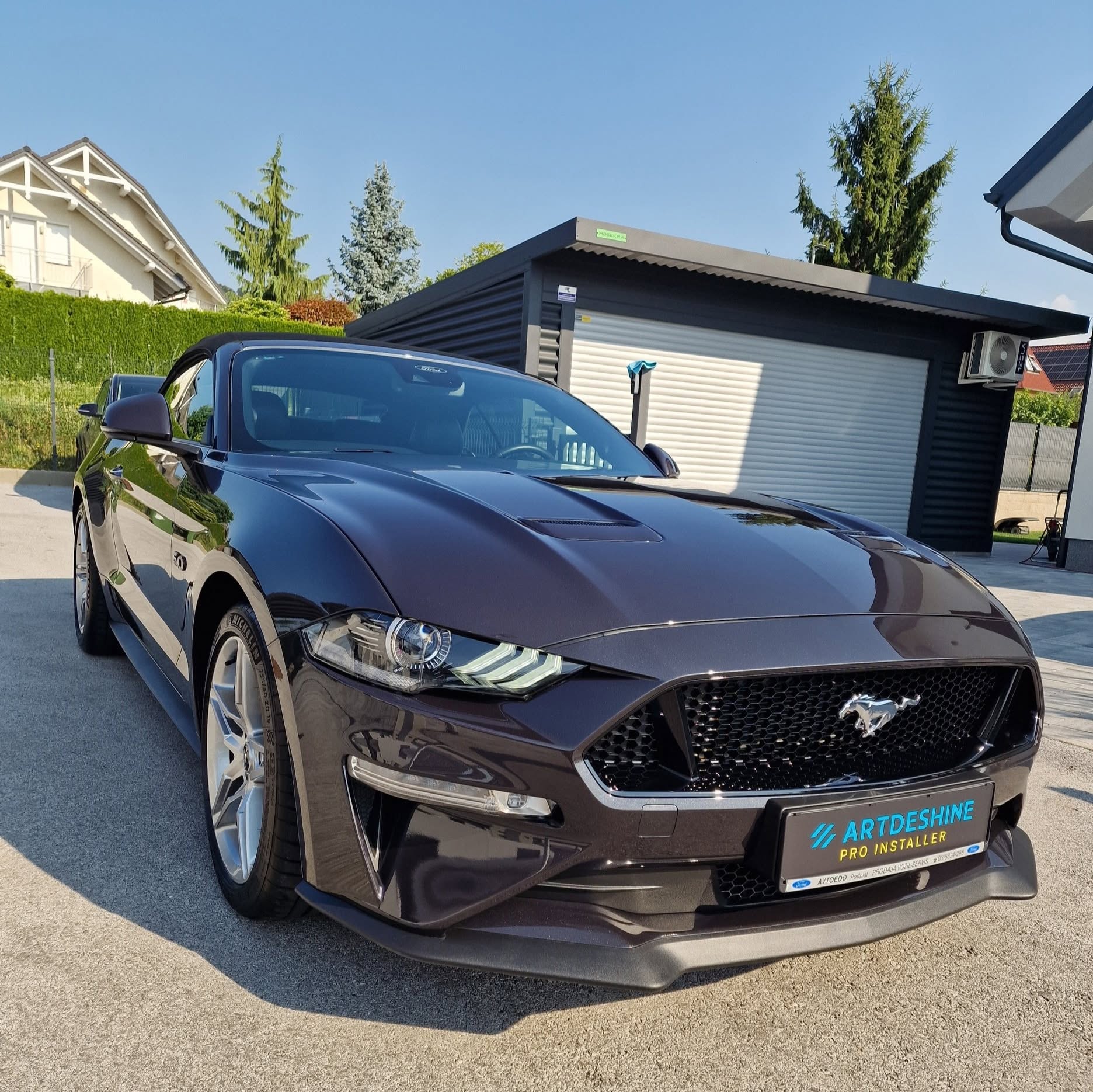 Poliranje in grafenska zaščita vozila do 7 let - osnovno čiščenje notranjosti - Ford >Mustang GT cabrio — ob predaji — slika 3