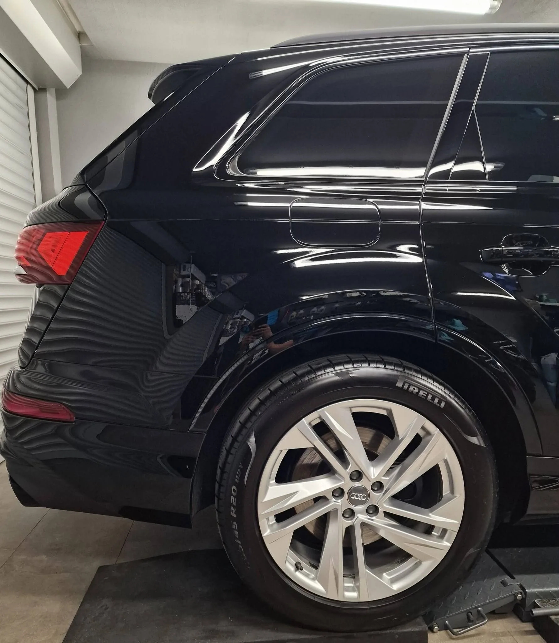 Poliranje in grafenska zaščita vozila do 7 let - AUDI Q7 — ob predaji — slika 7