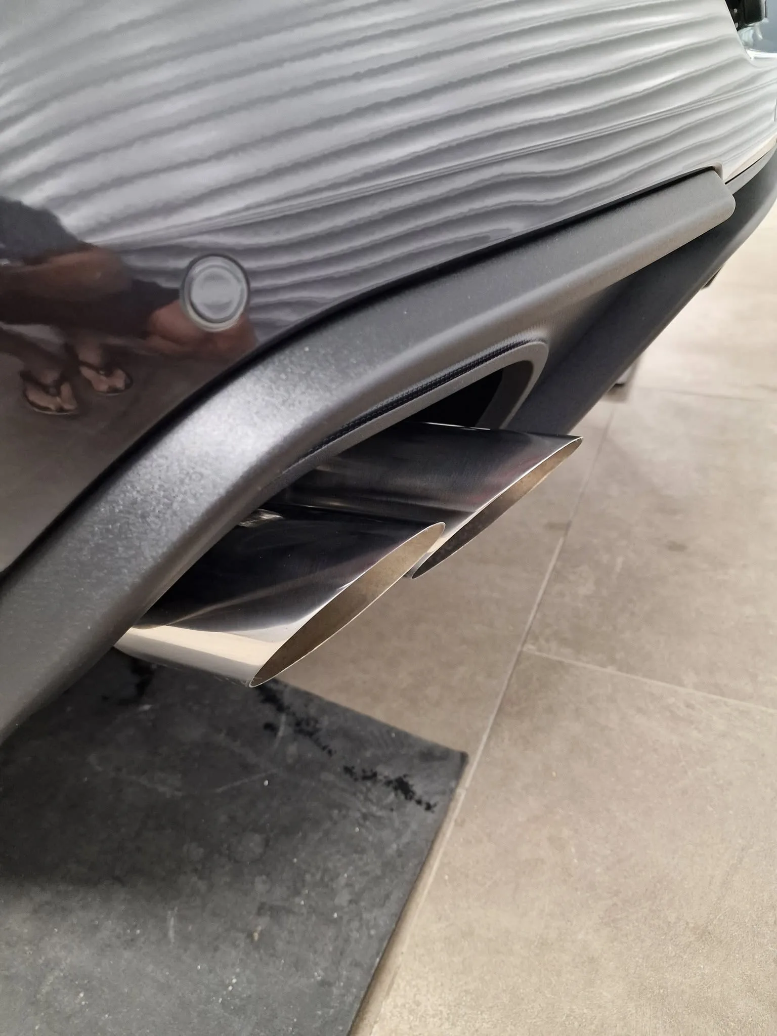 Poliranje in grafenska zaščita vozila do 7 let - osnovno čiščenje notranjosti - Ford >Mustang GT cabrio — ob predaji — slika 16