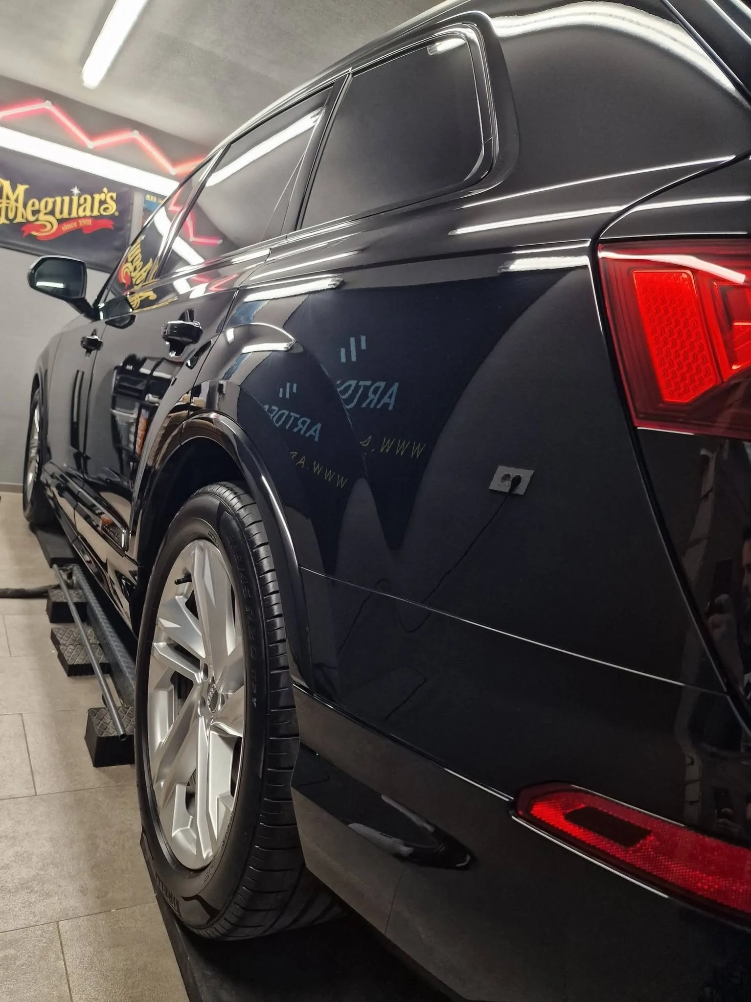 Poliranje in grafenska zaščita vozila do 7 let - AUDI Q7 — ob predaji — slika 10