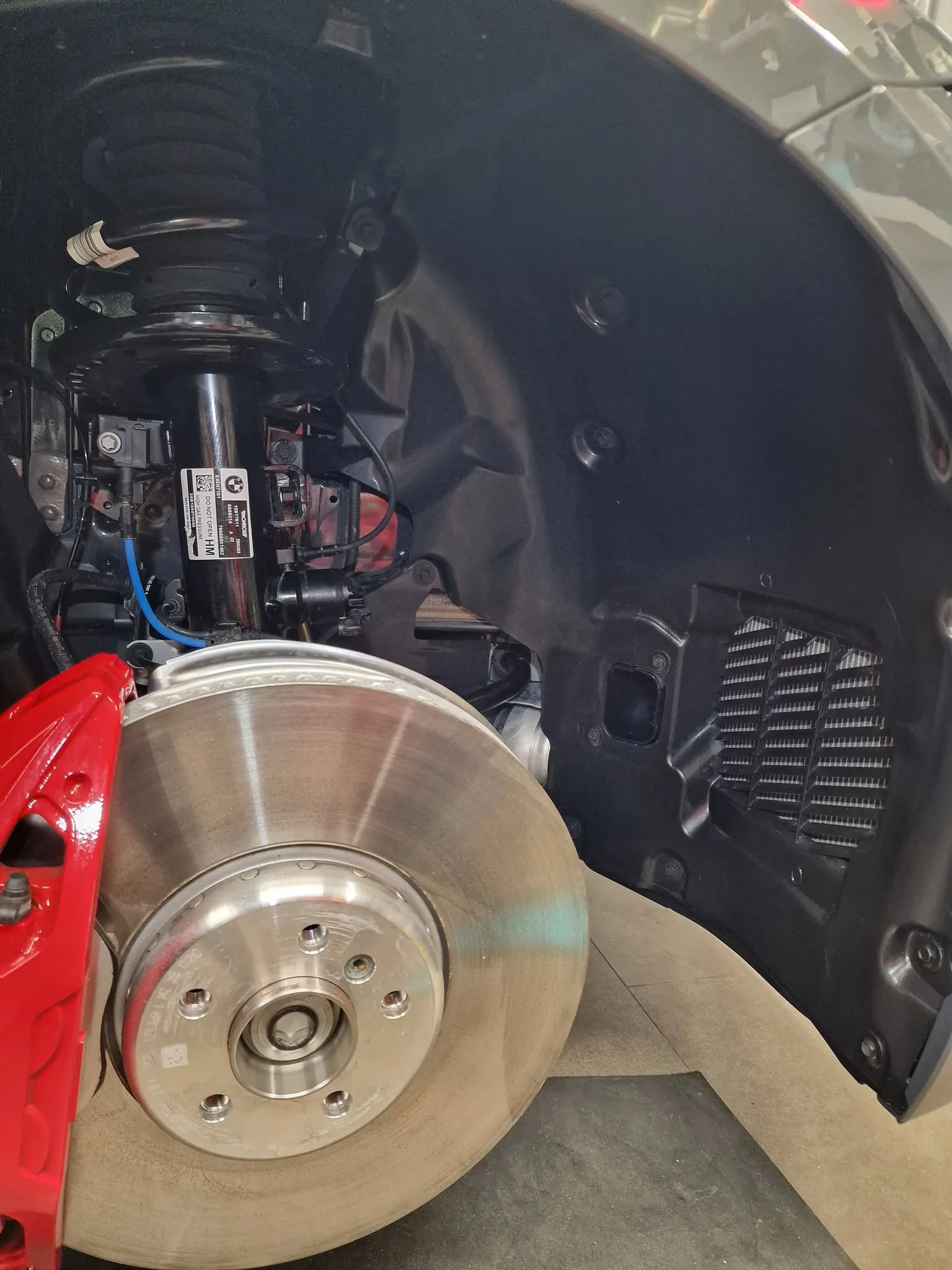 Poliranje in grafenska zaščita vozila do 7 let - BMW 440i — ob predaji — slika 34