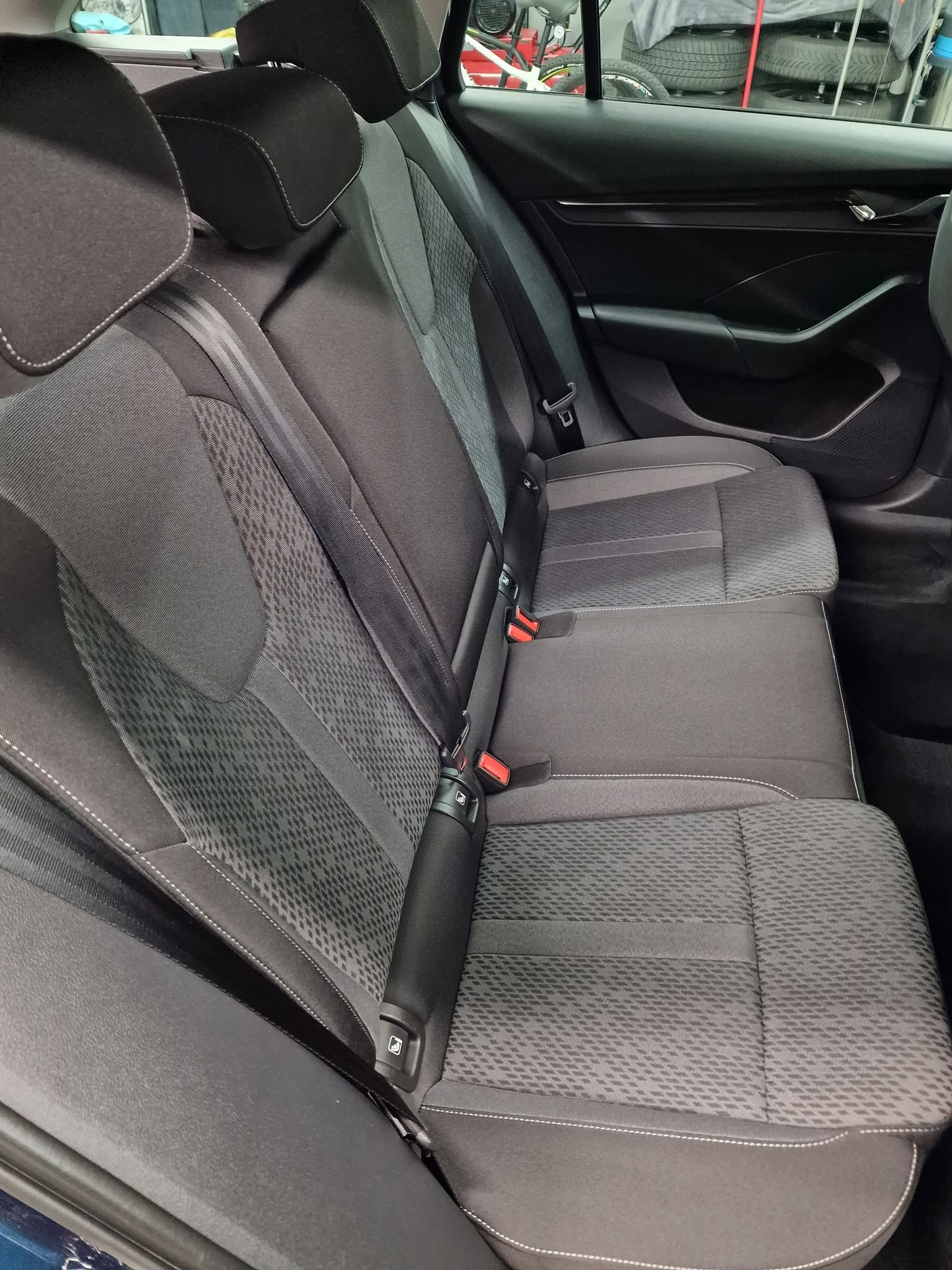Celovita sanacija po razlitju 40 litrov bučnega olja - Škoda Octavia — ob predaji — slika 14