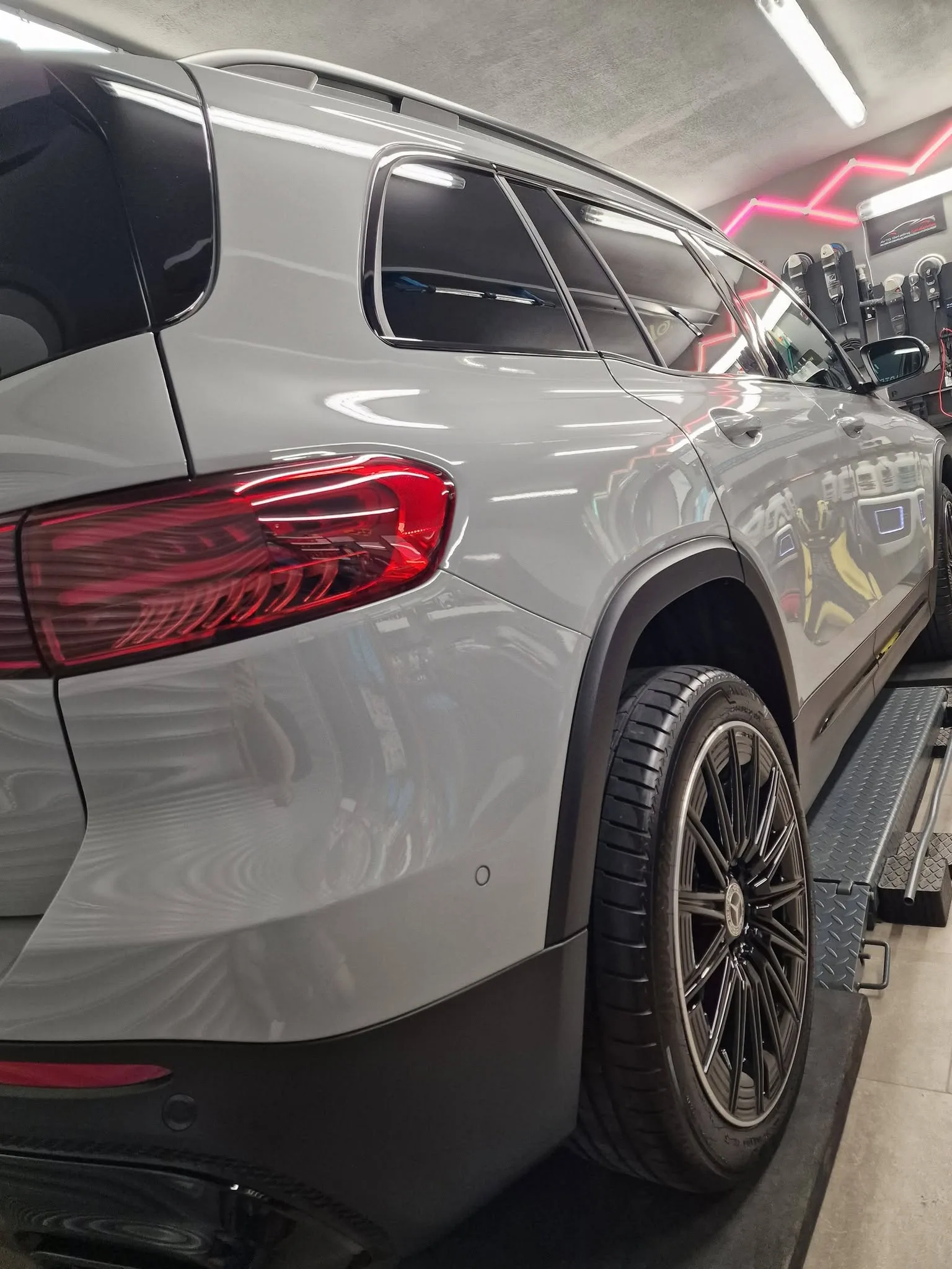Poliranje in keramična zaščita vozila do 5 let - Mercedes Benz GLB — ob predaji — slika 2