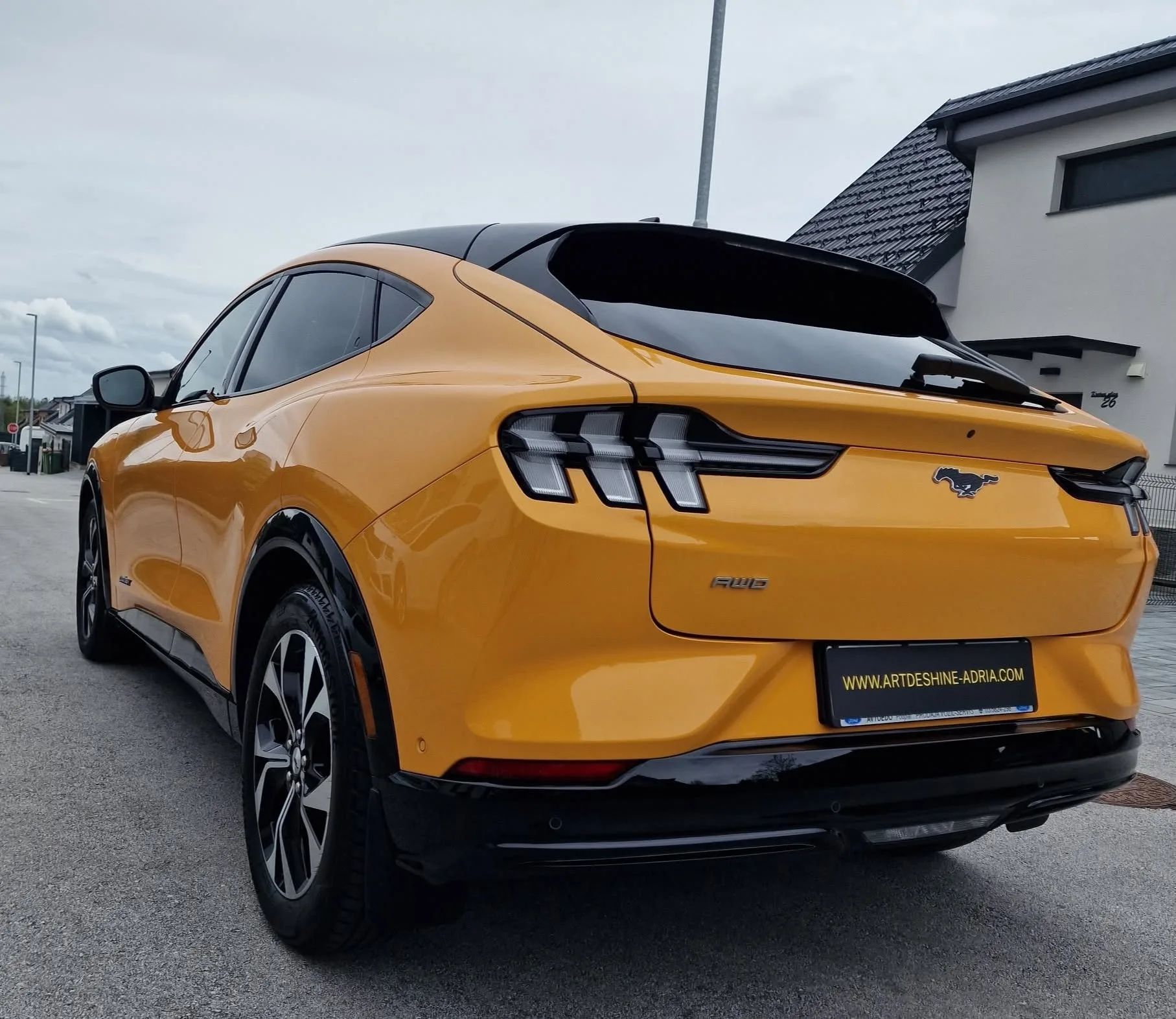 Poliranje in grafenska zaščita vozila do 7 let - Ford Mustang MACH E — ob predaji — slika 6