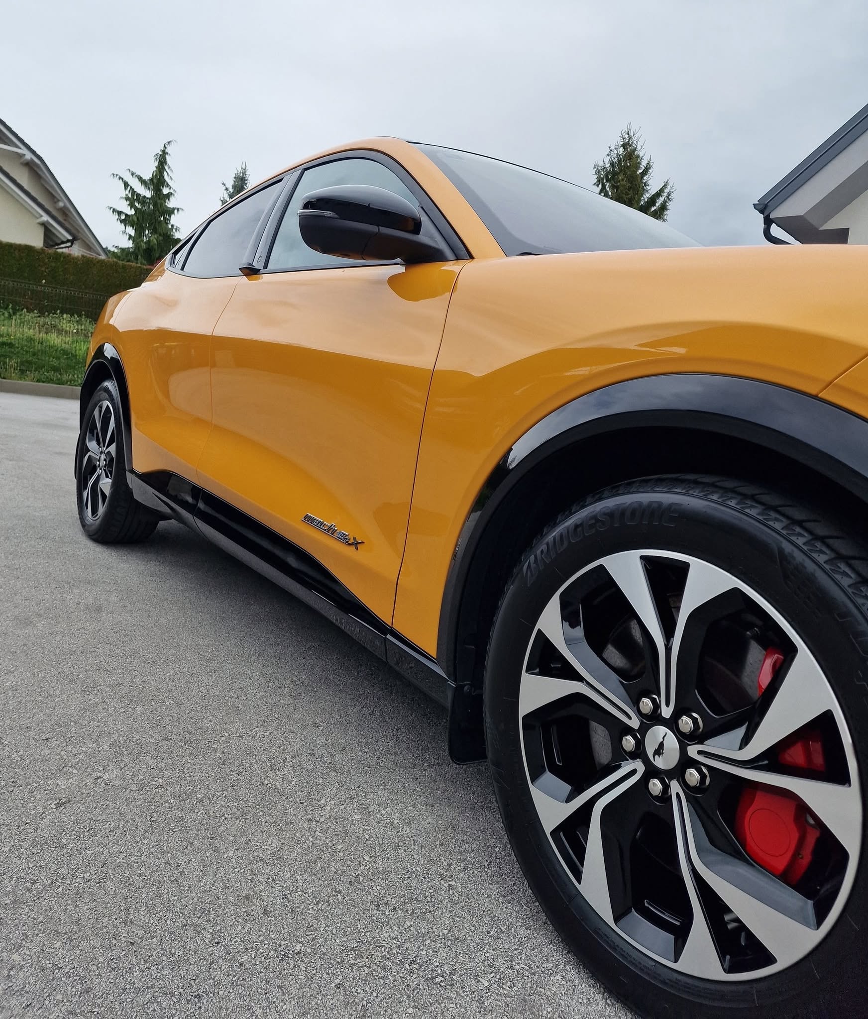 Poliranje in grafenska zaščita vozila do 7 let - Ford Mustang MACH E — ob predaji — slika 9