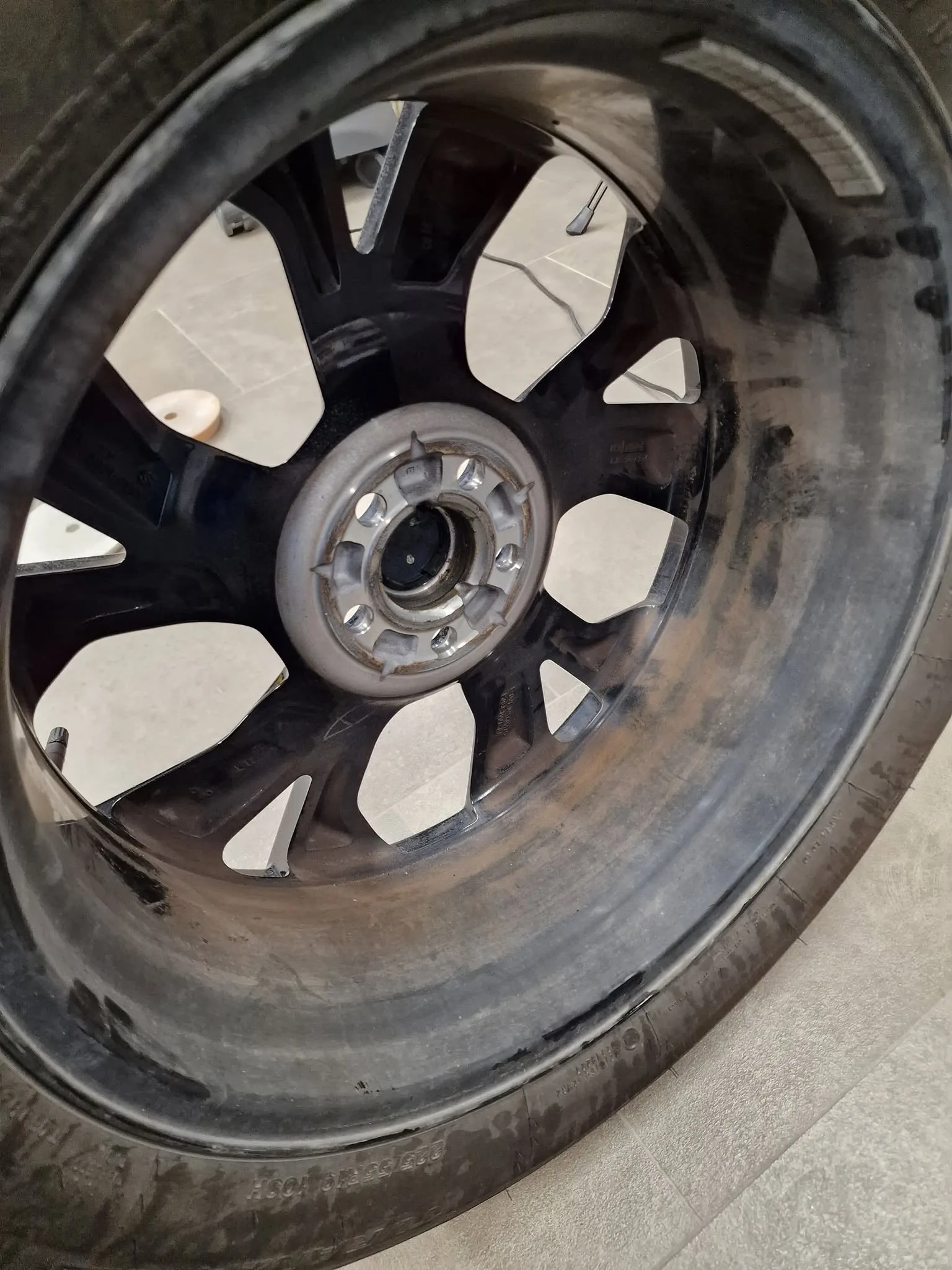 Poliranje in grafenska zaščita vozila do 7 let - Ford Mustang MACH E — ob prevzemu — slika 5